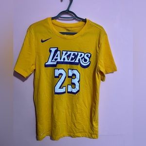Lakers tshirt small Lebron James Small